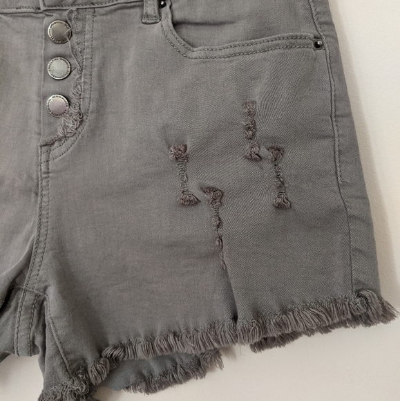 Angel Kiss Junior Distressed Short - Picture 2 of 4